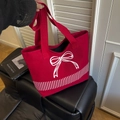 Bolso tote de lona roja con bordado de lazo blanco y asas resistentes para mujer - Rojo