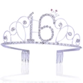 Dettaglio macro della tiara per il 16° compleanno con strass rosa e pettini laterali - 16 Anni Argento