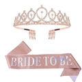 Détail de la couronne en strass or rose et de l'écharpe rose pailletée Bride To Be - Ensemble Or Rose 3