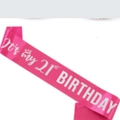 Écharpe d'anniversaire en satin rose pour les 21 ans avec lettrage argenté brillant - 160*9.5cm / C'est mon 21ème anniversaire (5741241277908)