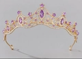 Eleganter Gold-Kronenreif mit weißen Diamanten und lila Kristallen für Hochzeiten - Gold Weiß Violett