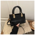 Petit sac carré en cuir noir rétro avec poignée tressée et détails en métal doré - Noir