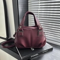 Borsa a mano bordeaux in finta pelle con motivo litchi e dettagli fibbia in metallo - Borgogna