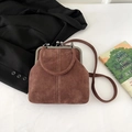Borsa a tracolla retrò in pelle scamosciata marrone con chiusura metallica - caffè