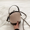 Retro crèmewitte matte emmertas met donkerbruine lederen bies en handvat bovenop - Beige
