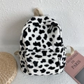 Mochila peluda con estampado de vaca en blanco y negro de felpa suave y correas de tela - Estampado de Vaca Sin Colgante