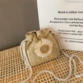 Bolso saco de paja con margarita blanca y correa de cuerda de algodón estilo rústico - Caqui