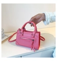 Mini borsa a tracolla rosa stile motociclista in pelle liscia con zip decorative - Rosa