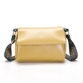 Borsa a tracolla giallo senape in similpelle con ampia tracolla colorata in stile etnico - Cachi Scuro