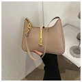 Bolso de hombro en cuero PU color albaricoque con cadena dorada y elegante - Caqui
