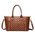 Bruine gewatteerde tote bag met ruitpatroon en gouden ritsen voor een stijlvolle look - Tan