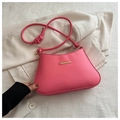 Elegante bolso de hombro de cuero rosa con hebilla de metal dorado y detalle de nudo - Rosa