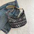 Sac seau vintage en toile avec motif géométrique noir et blanc et bandoulière en nylon - Avec Pendentif / Noir