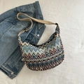 Sac seau vintage bohème avec broderie géométrique et bandoulière en toile robuste - Avec Pendentif / Bleu clair