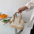 Sac coquille en paille beige avec broderie florale et anses en cuir marron clair - Kaki