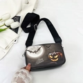 Borsa a tracolla nera quadrata a tema Halloween con zucche e tracolla larga - Stampa Zucca di Halloween Nera (Stile 2)