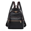 Mochila negra clásica con textura trenzada, correas marrones y cremalleras doradas - 27-13-33 / Negro