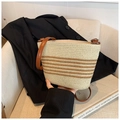 Stro emmertas met bruine lederen riem in beige geweven stijl voor de zomerse strandvakantie - Beige