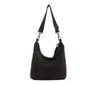 Borsa tote moderna in nylon nero con tracolla larga e tiralampo intrecciato - Nero