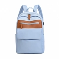 Hellblauer wasserfester Nylon Rucksack mit braunen Leder Reißverschluss-Details - Blau