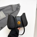 Borsa hobo nera glitterata a mezzaluna con chiusura a scatto rotante in oro vintage - Nero