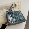 Vintage jacquard draagtas in blauwgroen met decoratieve sjaal en handvat - Blauw