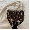 Sac à bandoulière marron foncé à motif léopard avec clous et œillets en argent - Café