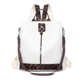 Zaino da donna in morbida pelle bianca con spalline leopardate e cerniera verticale - Bianco