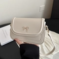 Bolso de hombro blanco crema minimalista con lazo dorado y elegante cuero sintético - 19*7*12.5 / Blanco