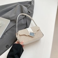 Chique beige geweven kleine vierkante tas met wit lederen bies en gouden metalen gesp - Wit