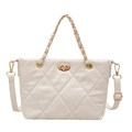 Elegante borsa a tracolla trapuntata beige con catena dorata e manico in stile piccola tote - Bianco