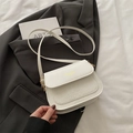 Borsa a tracolla bianca a sella con goffratura pied-de-poule e scritte dorate - Bianco