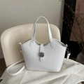 Bolso bombonera minimalista de cuero blanco con logo N plateado y asas superiores - Blanco