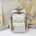 Minimalistischer beiger Nylon-Rucksack mit braunen Details und großer Fronttasche - 15 inch / Weiß