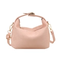 Bolso hobo rosa con textura de cocodrilo, herrajes dorados y correa ajustable - Rosa