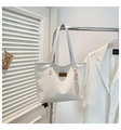 Sac fourre-tout tressé blanc à grande capacité avec bandoulière et pendentif à pampille - Blanc Avec Pendentif