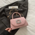 Piccola borsa a tracolla rosa in velluto con fibbia di strass e catena dorata - Rosa