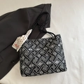 Sac fourre-tout noir brodé de style ethnique avec motifs géométriques et foulard - Noir