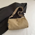 Borsa a tracolla in nylon kaki di grande capacità con tracolla e marchio - Cachi