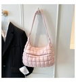 Rosa gesteppte Tasche aus gepolstertem Nylon mit weicher Textur und verstellbarem Riemen - Rosa