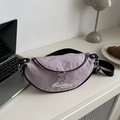 Bolso de pecho tipo media luna lila de nailon con bordado FANYISSA y herrajes de plata - Púrpura