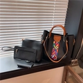 Set di borse nere da 4 pezzi con borsa tote e tracolla con dettaglio in tessuto etnico - Nero