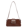 Sac baguette en cuir marron avec boucle argentée et œillets pour un look chic rétro - Fauve