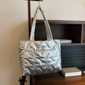 Bolso tote grande acolchado plateado metalizado con bordado suave de gran capacidad - Plateado