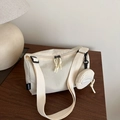 Borsa tote in nylon crema con tracolla regolabile e mini portamonete rotondo - Stile Borsa nella Borsa / Bianco