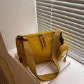 Borsa tote in nylon giallo con tracolla larga e mini portamonete rotondo abbinato - Stile Borsa nella Borsa / Giallo