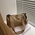 Borsa a tracolla cilindrica in nylon kaki con tracolla larga e mini borsa rotonda - Stile Borsa nella Borsa / Cachi