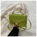 Bolso de mano cuadrado verde aguacate de moda con hebilla dorada y correa de cuero - Verde