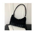 Borsa a spalla minimalista in peluche nera con trama trapuntata verticale autunno inverno - Nero