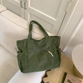 Sac cabas en velours côtelé vert foncé avec poche zippée et poches latérales élastiques - Vert